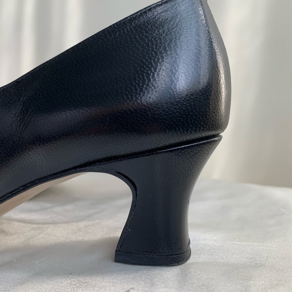 Vintage 80s Round Toe Pumps - Picture 3 of 7